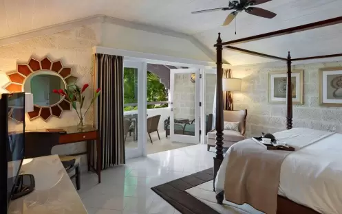 Luxury Poolside Room 01_37